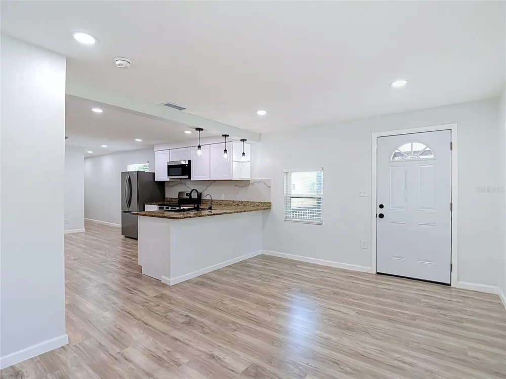10009 FLORENCE AVENUE Tampa, FL 33612