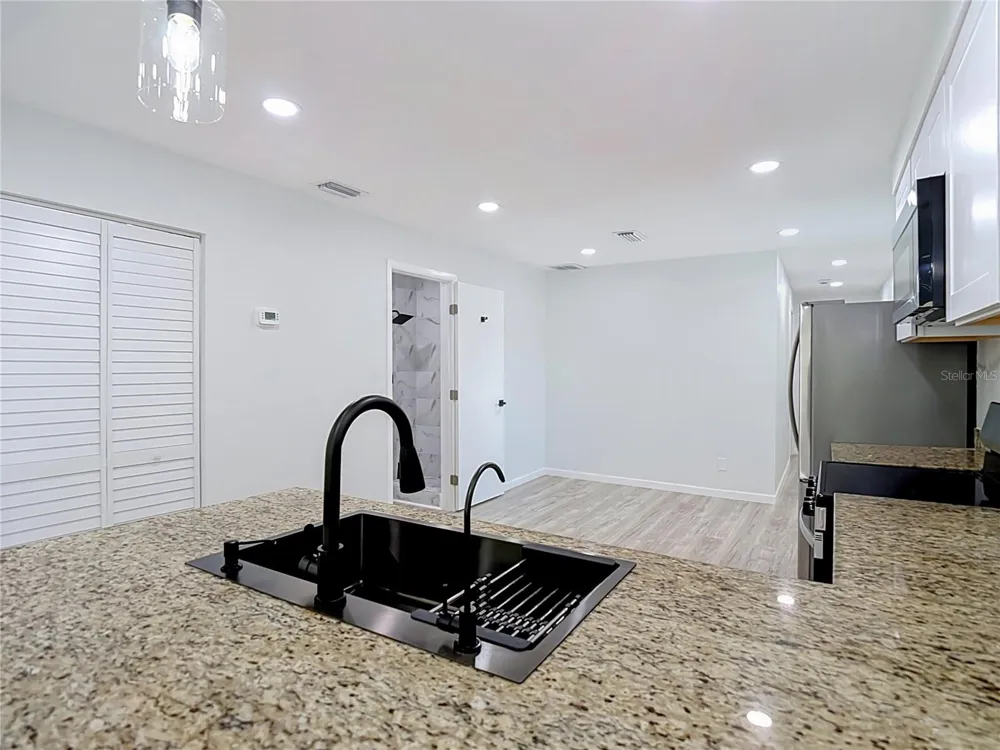 10009 FLORENCE AVENUE Tampa, FL 33612