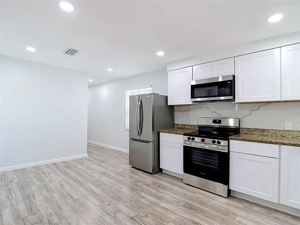 10009 FLORENCE AVENUE Tampa, FL 33612