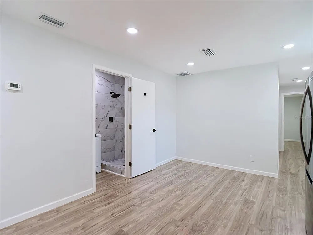 10009 FLORENCE AVENUE Tampa, FL 33612