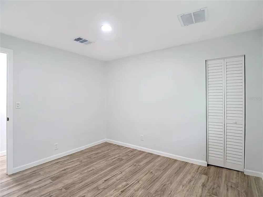 10009 FLORENCE AVENUE Tampa, FL 33612