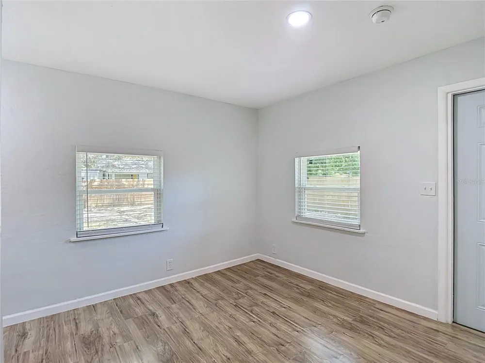 10009 FLORENCE AVENUE Tampa, FL 33612