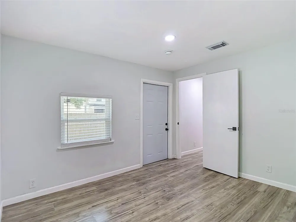 10009 FLORENCE AVENUE Tampa, FL 33612