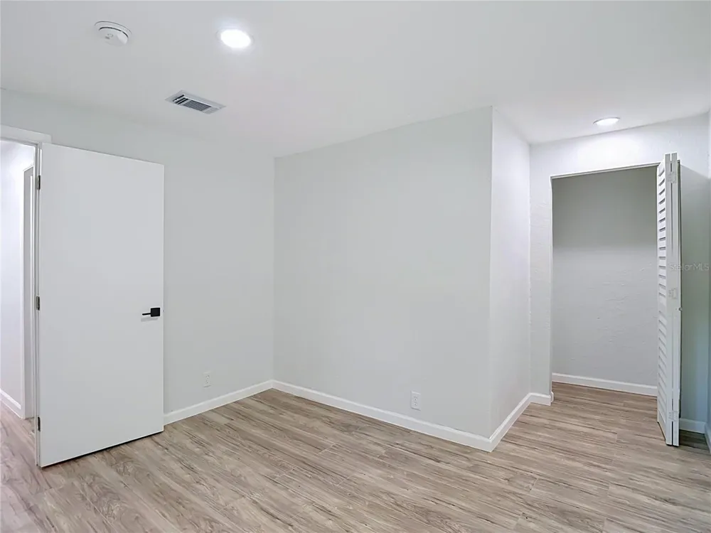 10009 FLORENCE AVENUE Tampa, FL 33612