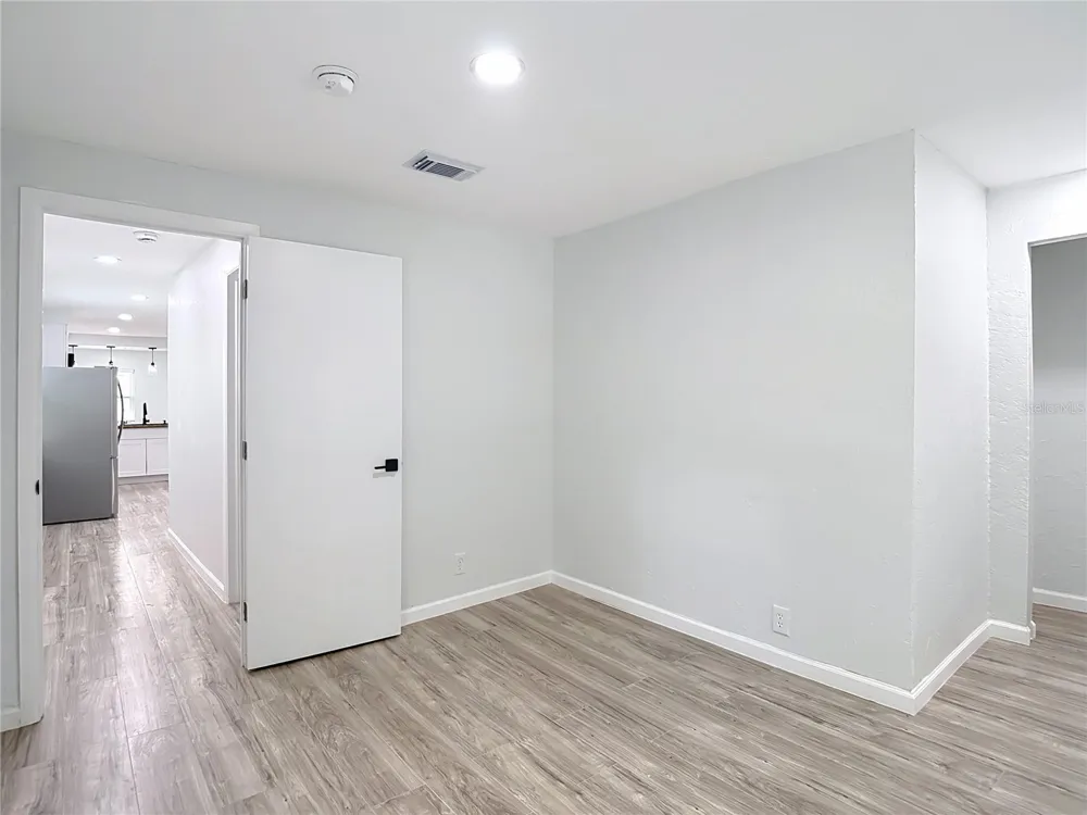 10009 FLORENCE AVENUE Tampa, FL 33612
