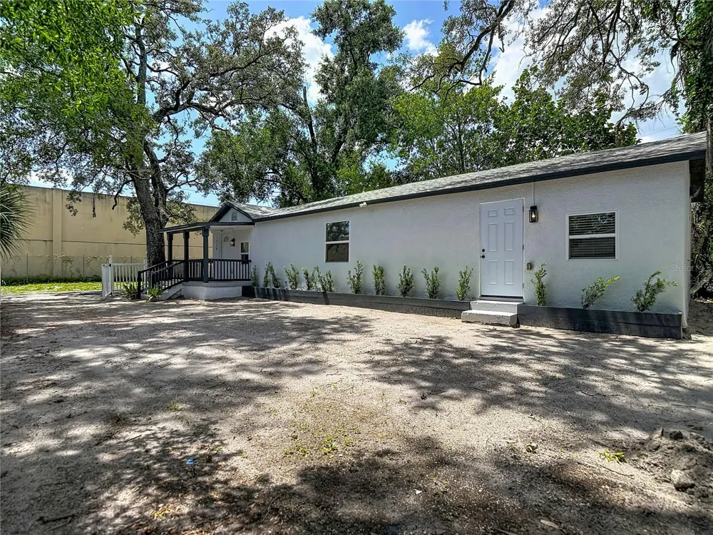10009 FLORENCE AVENUE Tampa, FL 33612