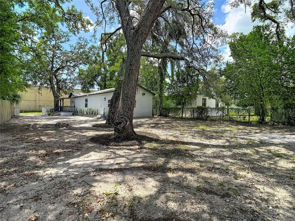 10009 FLORENCE AVENUE Tampa, FL 33612
