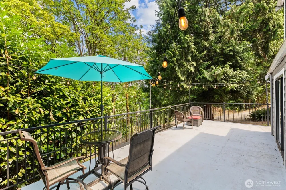 8233 NE 169th Street Kenmore, WA 98028