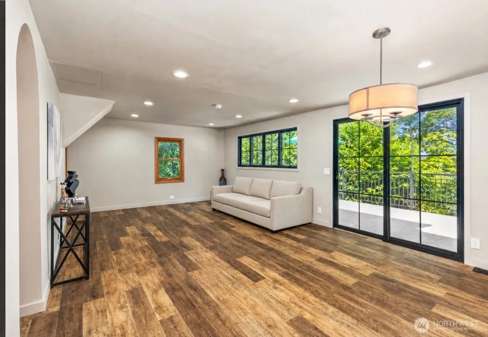 8233 NE 169th Street Kenmore, WA 98028
