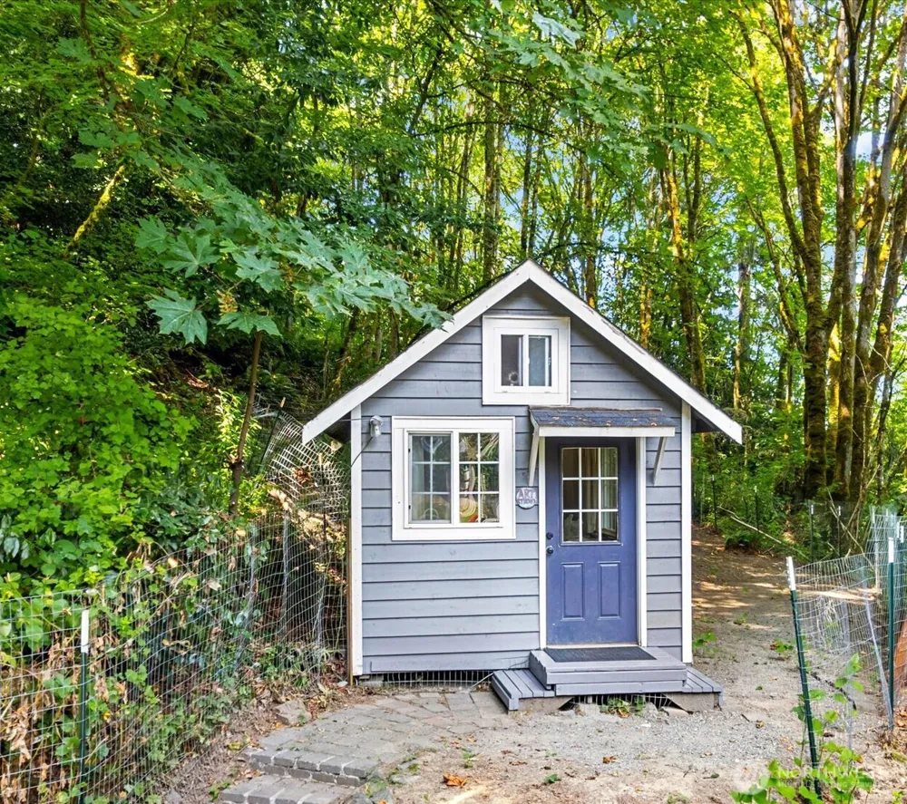 8233 NE 169th Street Kenmore, WA 98028