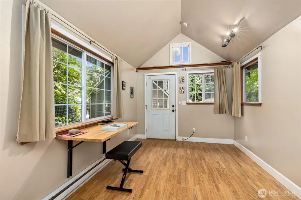 8233 NE 169th Street Kenmore, WA 98028