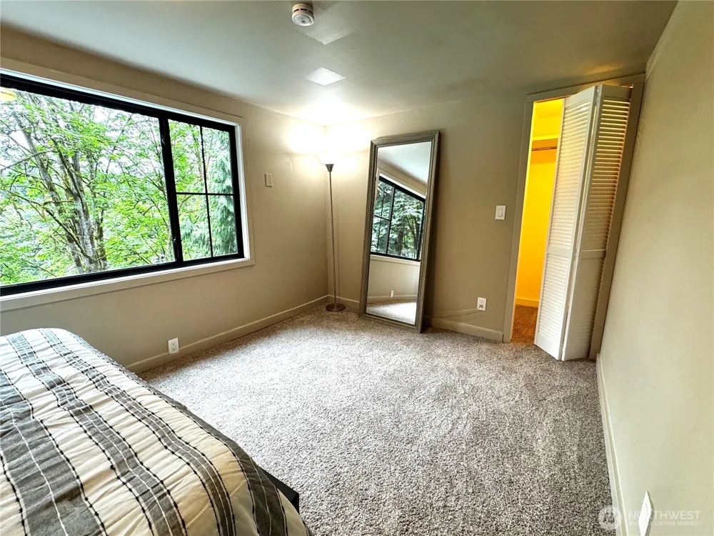 8233 NE 169th Street Kenmore, WA 98028