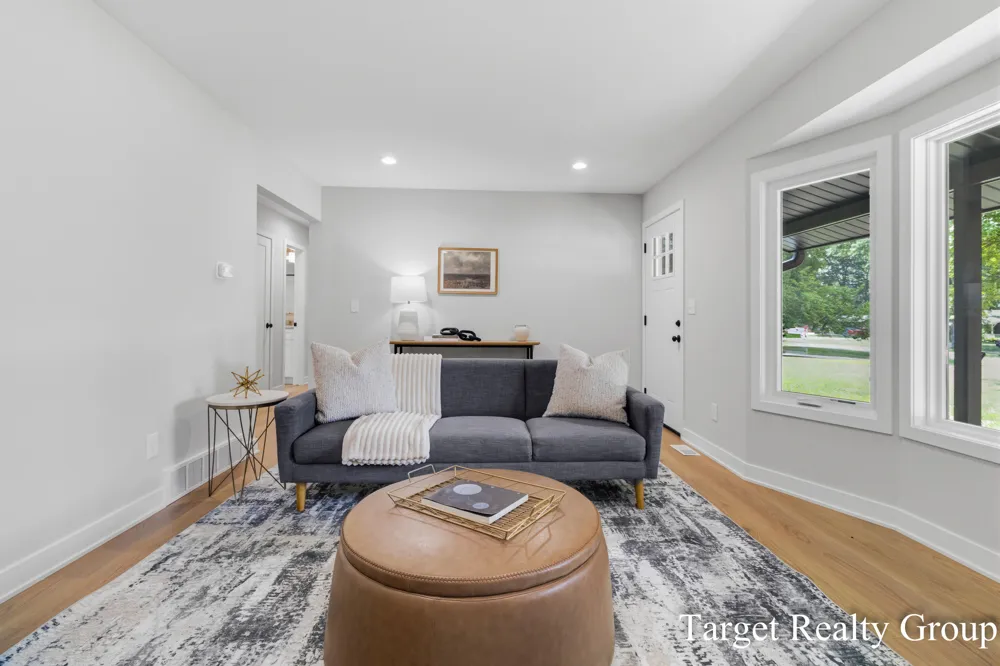 11648 Woodgate Drive NW Grand Rapids, MI 49534