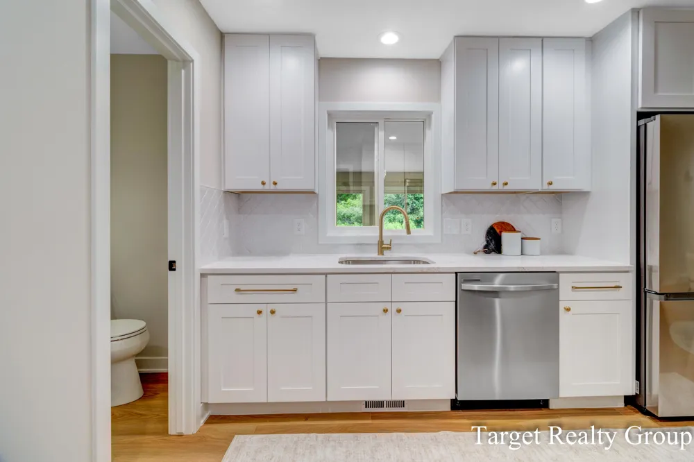 11648 Woodgate Drive NW Grand Rapids, MI 49534