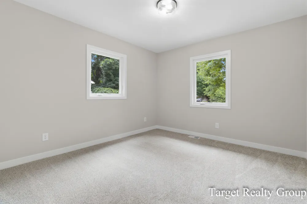 11648 Woodgate Drive NW Grand Rapids, MI 49534