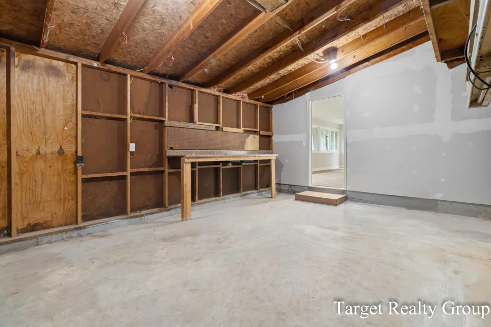 11648 Woodgate Drive NW Grand Rapids, MI 49534