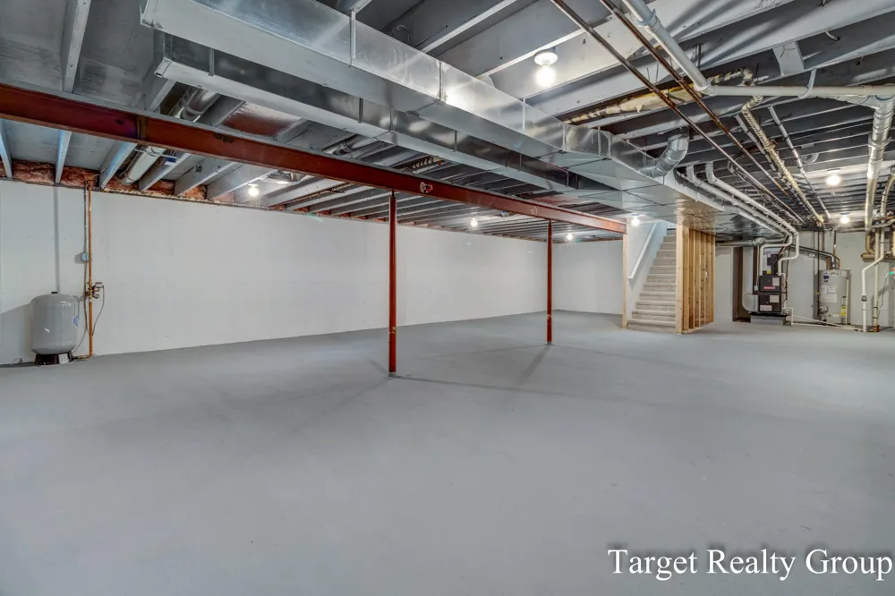 11648 Woodgate Drive NW Grand Rapids, MI 49534