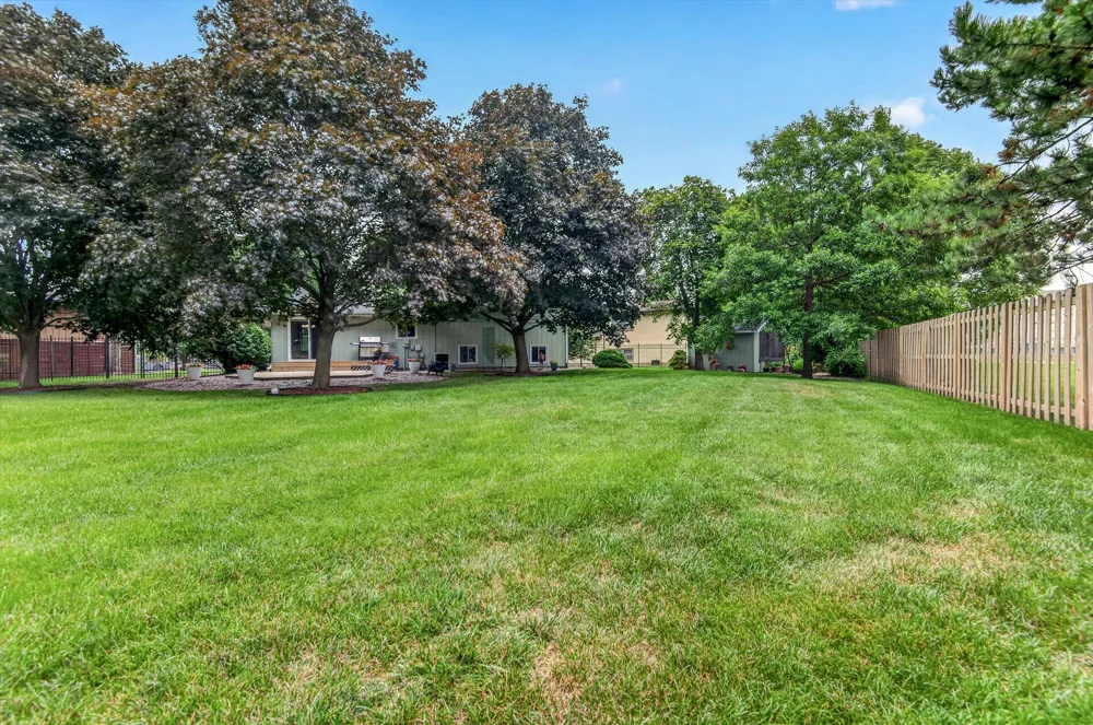 8832 Jefferson Court Munster, IN 46321