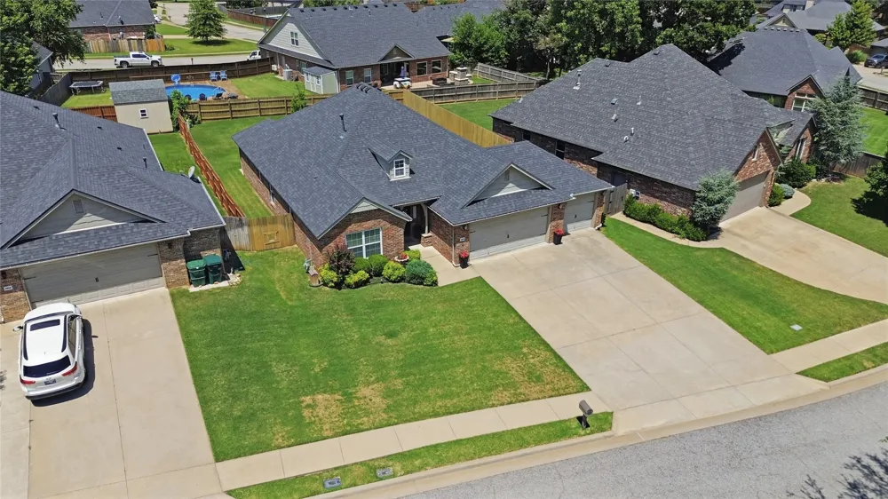 3906 S Maple Avenue Sand Springs, OK 74063
