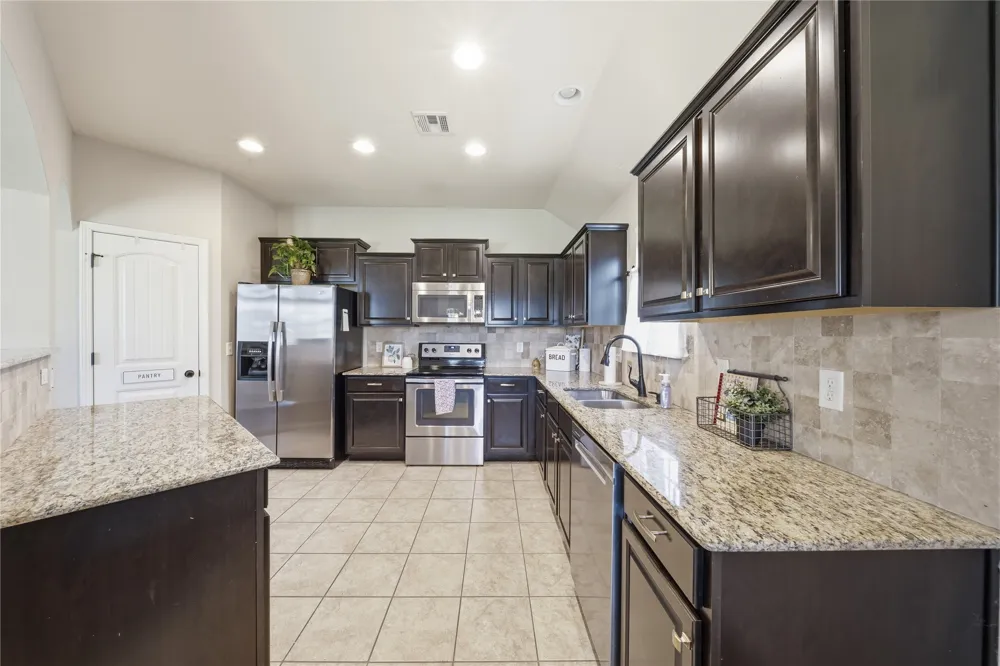 3906 S Maple Avenue Sand Springs, OK 74063