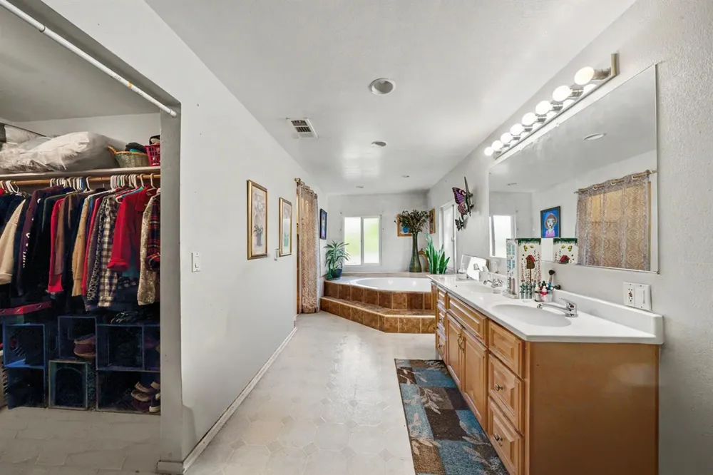 3253 Michigan Stockton, CA 95204