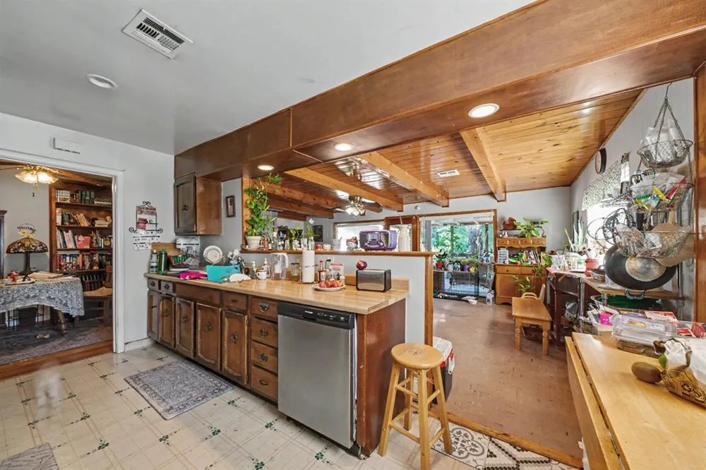 3253 Michigan Stockton, CA 95204
