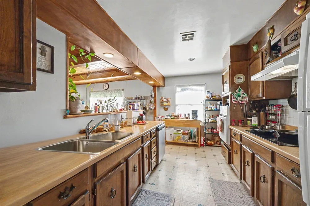 3253 Michigan Stockton, CA 95204