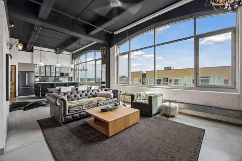 700 Washington Avenue #614