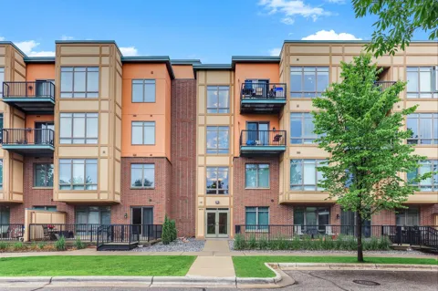 1070 Grandview Court NE #411