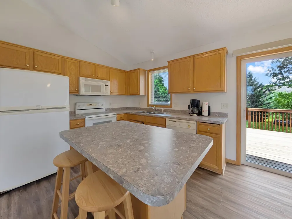 817 Daniel Drive Belle Plaine, MN 56011