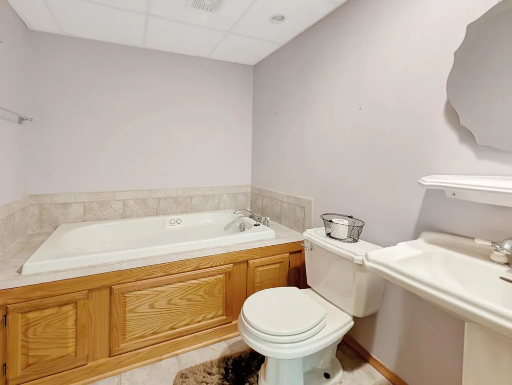 817 Daniel Drive Belle Plaine, MN 56011
