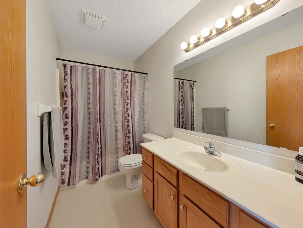 817 Daniel Drive Belle Plaine, MN 56011
