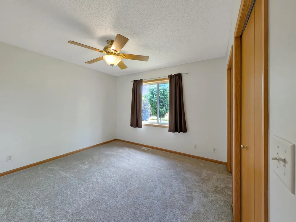 817 Daniel Drive Belle Plaine, MN 56011