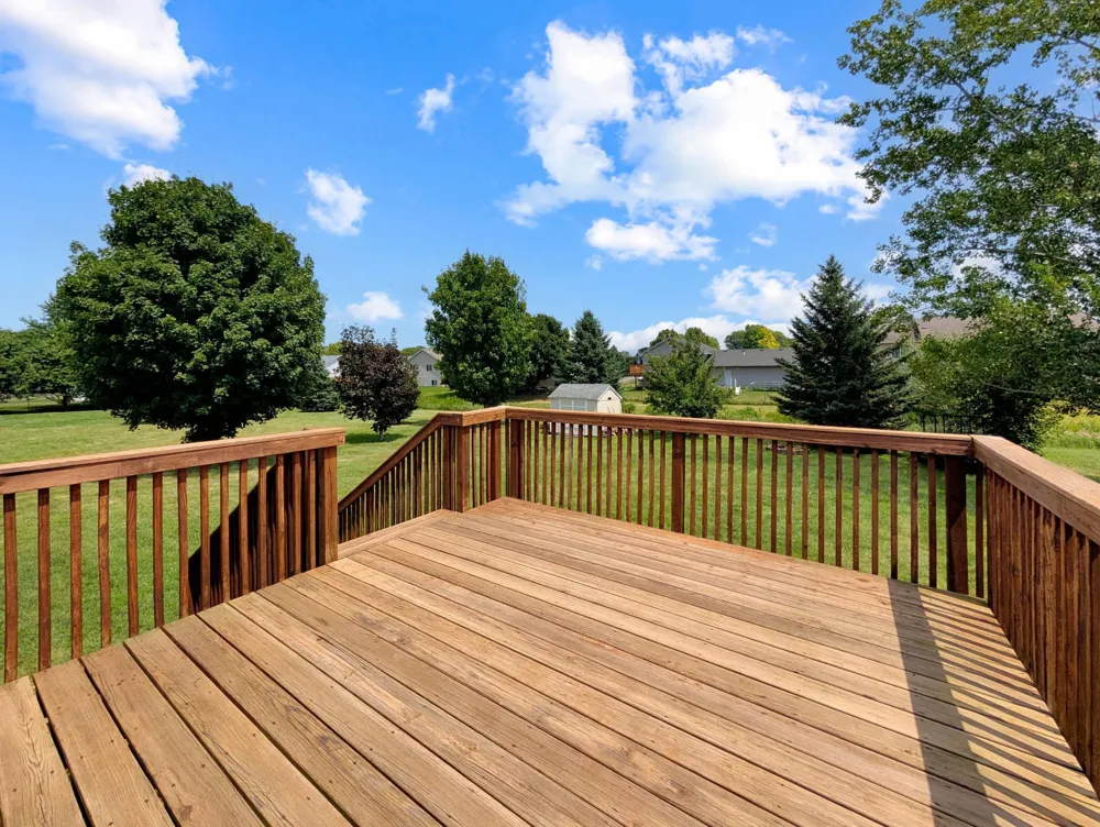 817 Daniel Drive Belle Plaine, MN 56011