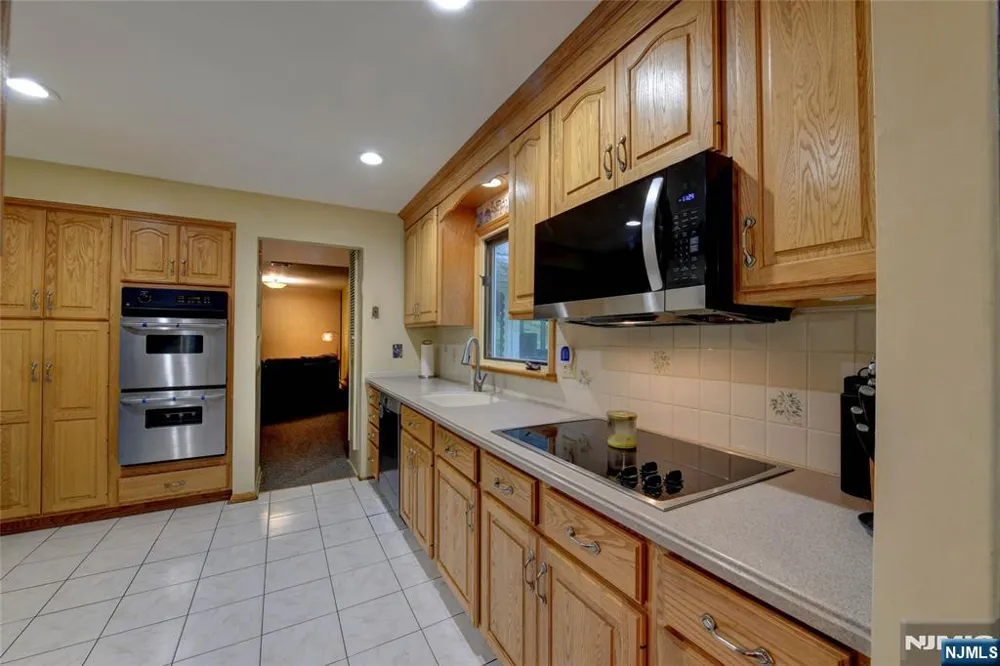 36 Lavina Trail Jefferson Township, NJ 07438