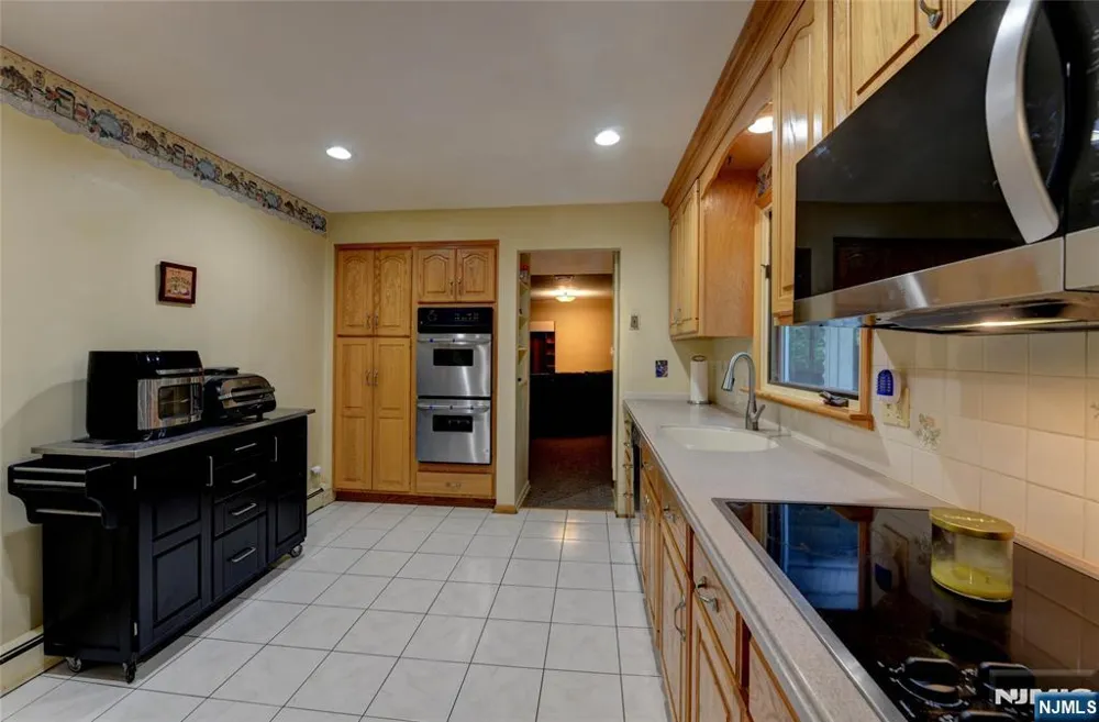 36 Lavina Trail Jefferson Township, NJ 07438