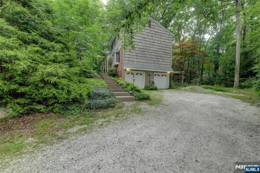 36 Lavina Trail Jefferson Township, NJ 07438