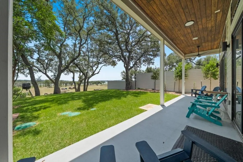 2854 Lakeshore Drive Canyon Lake, TX 78133