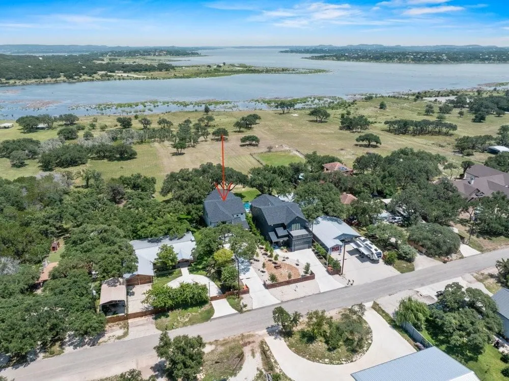 2854 Lakeshore Drive Canyon Lake, TX 78133