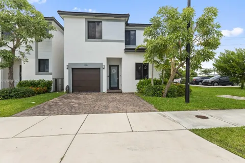15725 SW 136th Ter