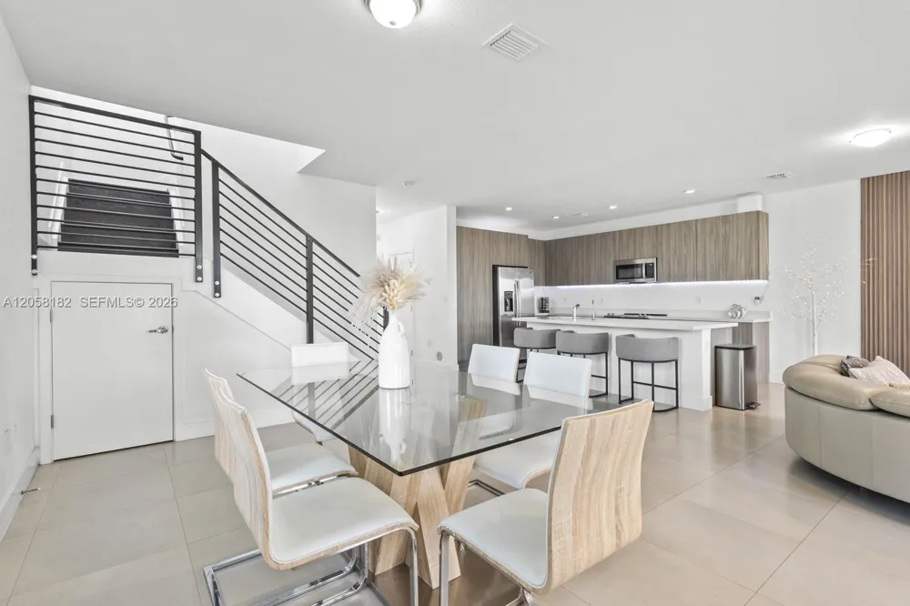 15725 SW 136th Ter Miami, FL 33196