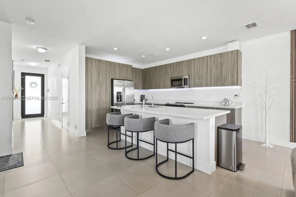 15725 SW 136th Ter Miami, FL 33196