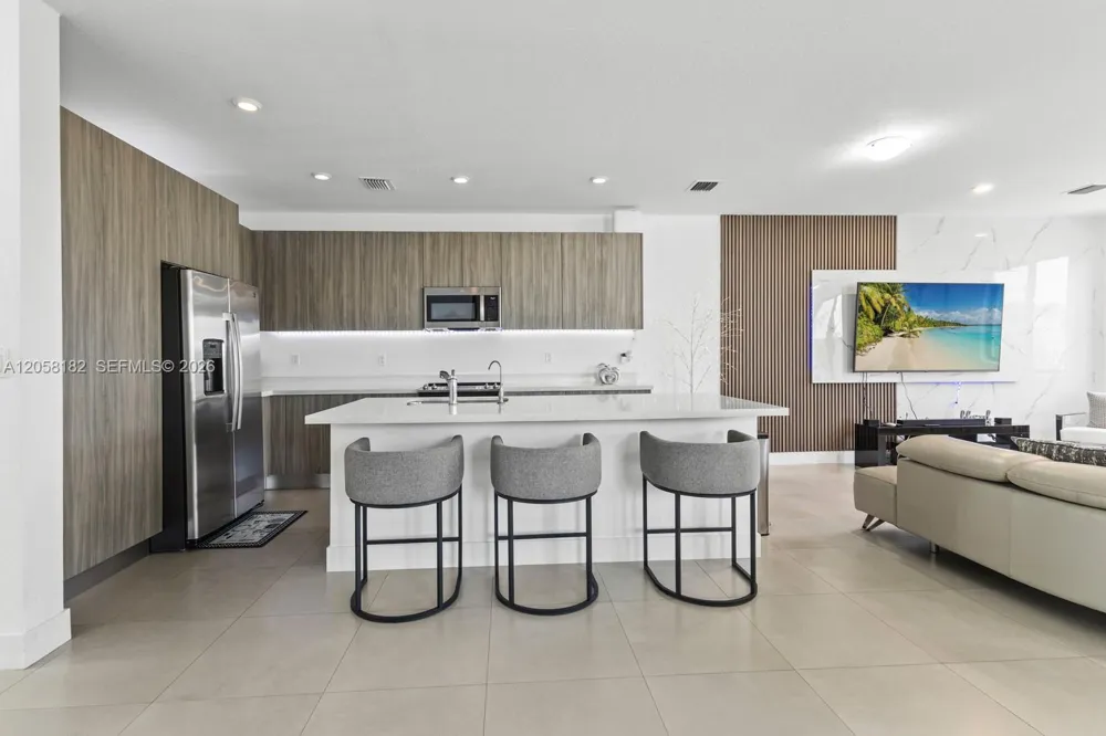 15725 SW 136th Ter Miami, FL 33196