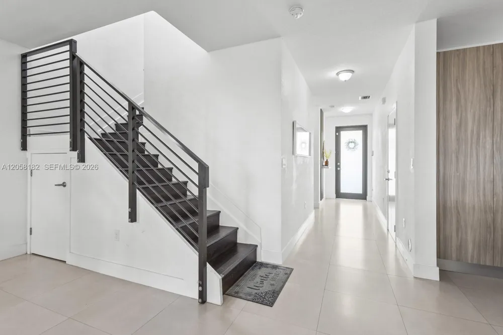 15725 SW 136th Ter Miami, FL 33196