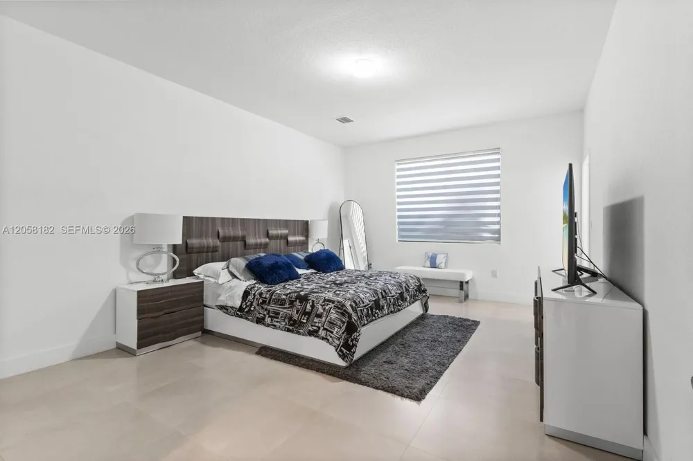 15725 SW 136th Ter Miami, FL 33196