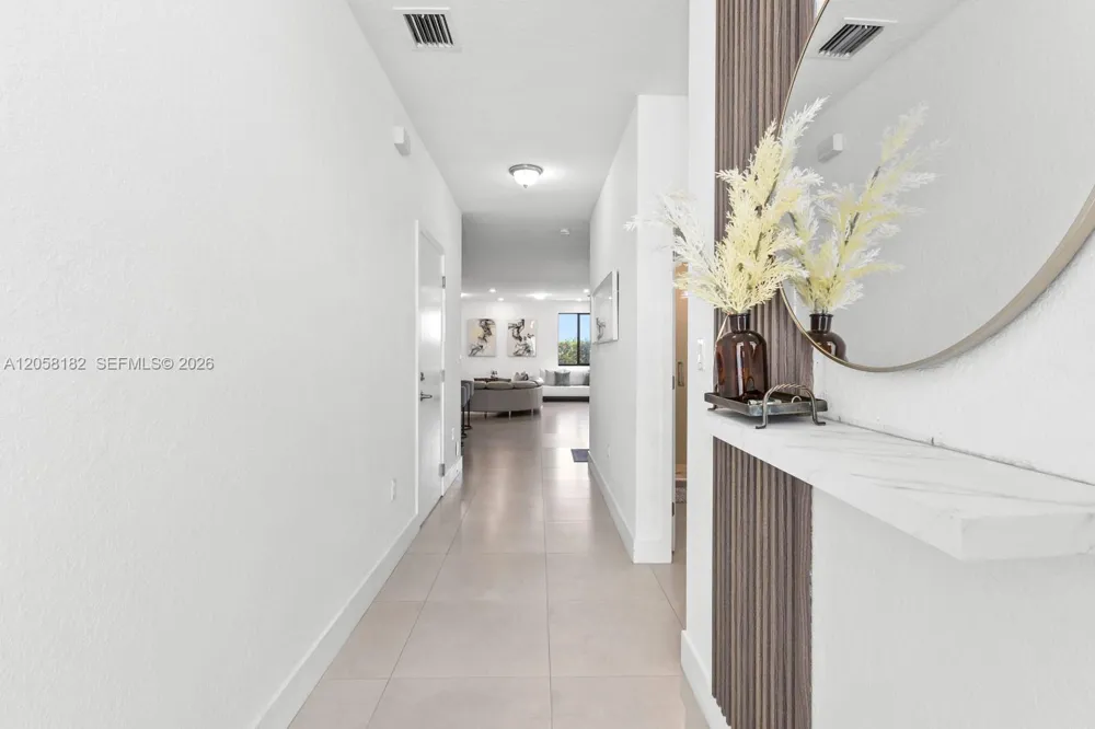 15725 SW 136th Ter Miami, FL 33196