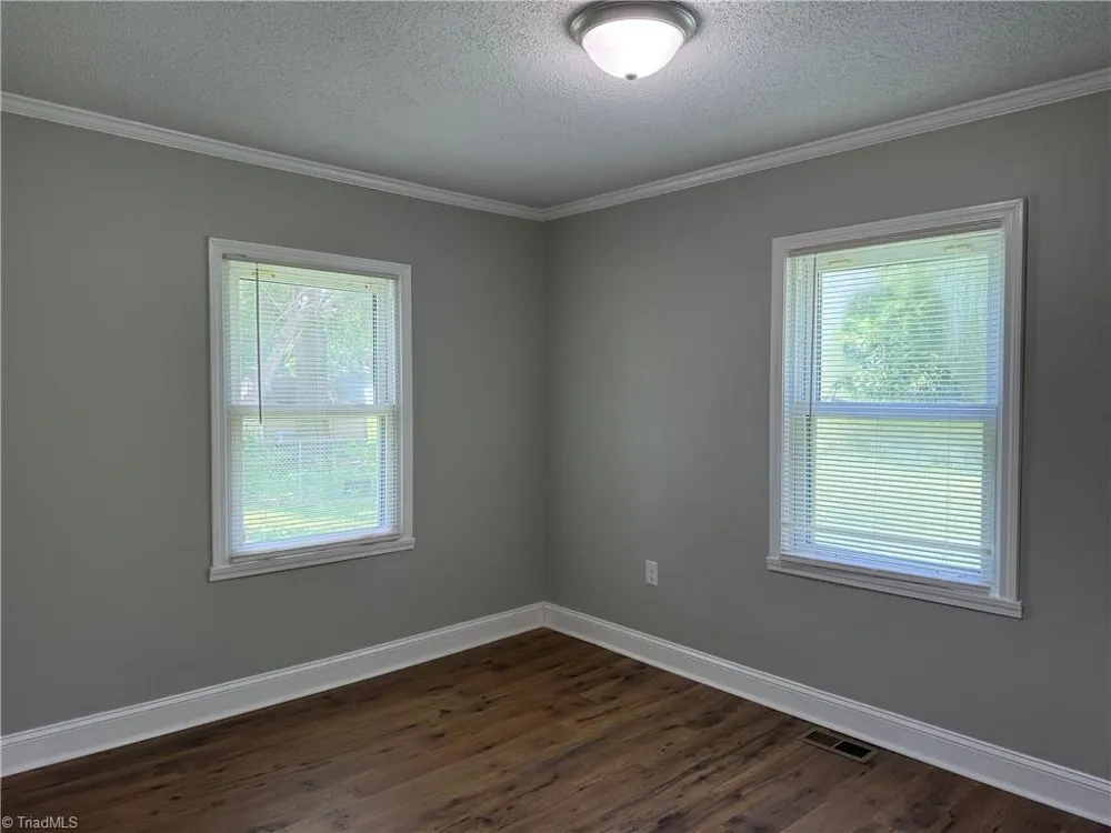 1805 Maryland Avenue Eden, NC 27288