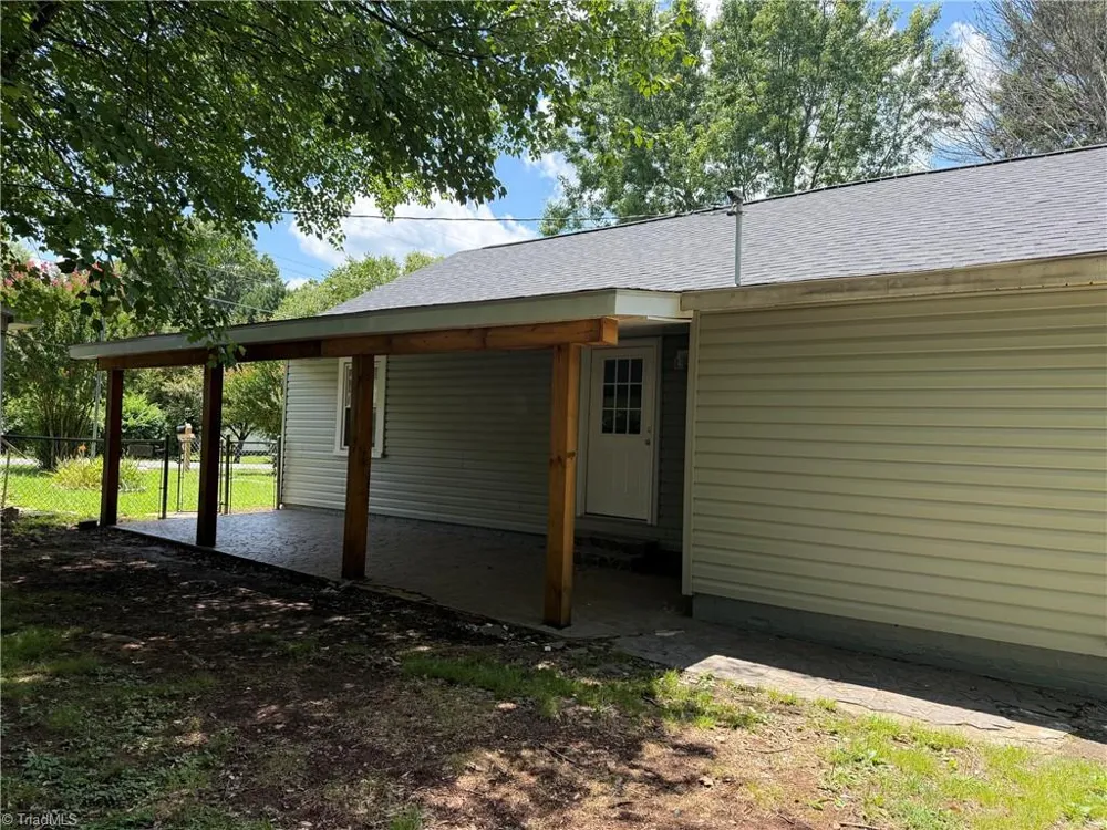 1805 Maryland Avenue Eden, NC 27288