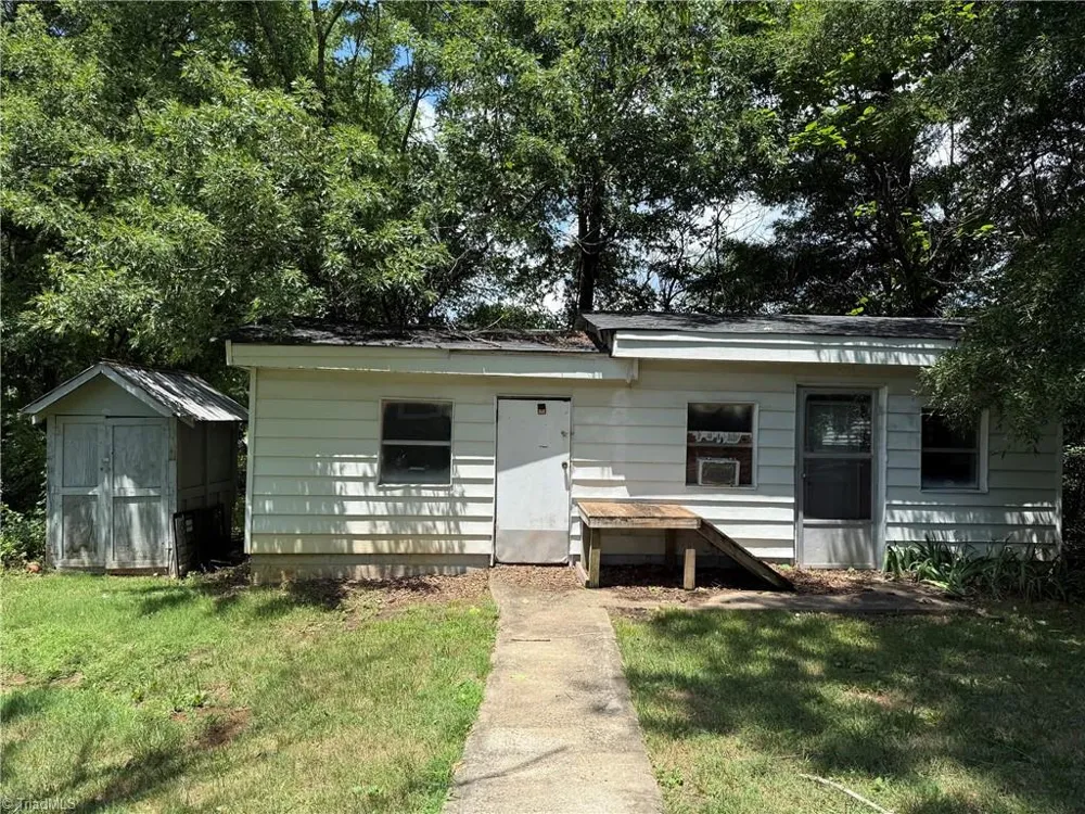 1805 Maryland Avenue Eden, NC 27288