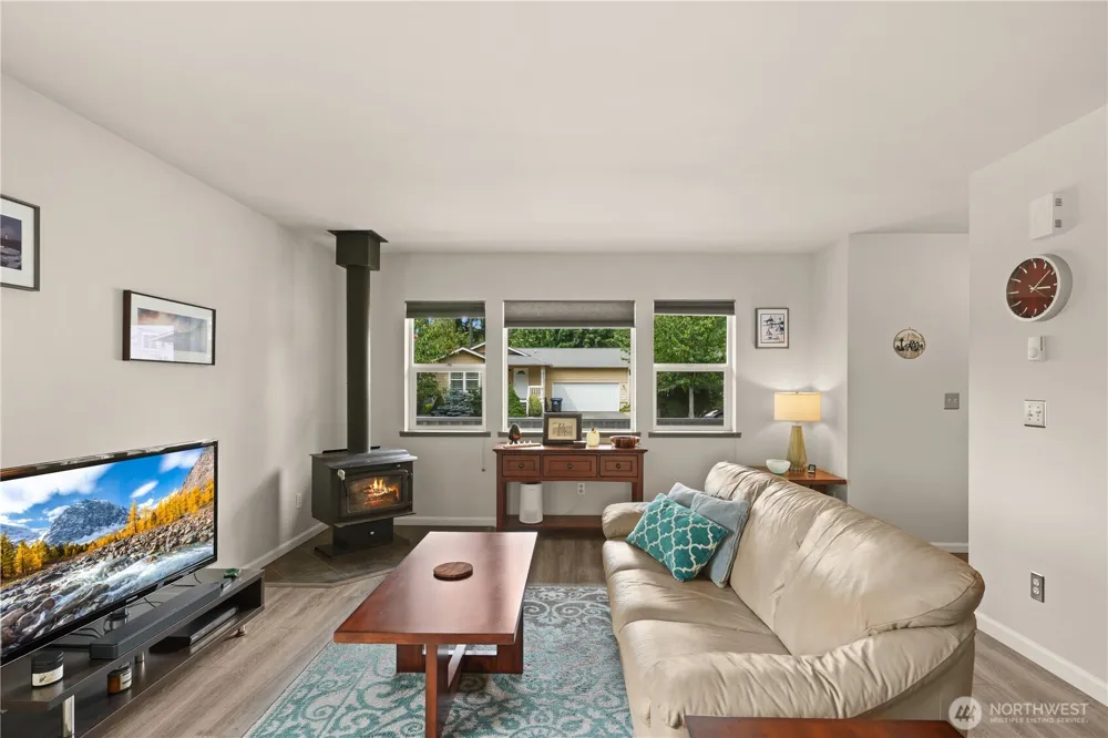 193 NE Max William Loop Poulsbo, WA 98370
